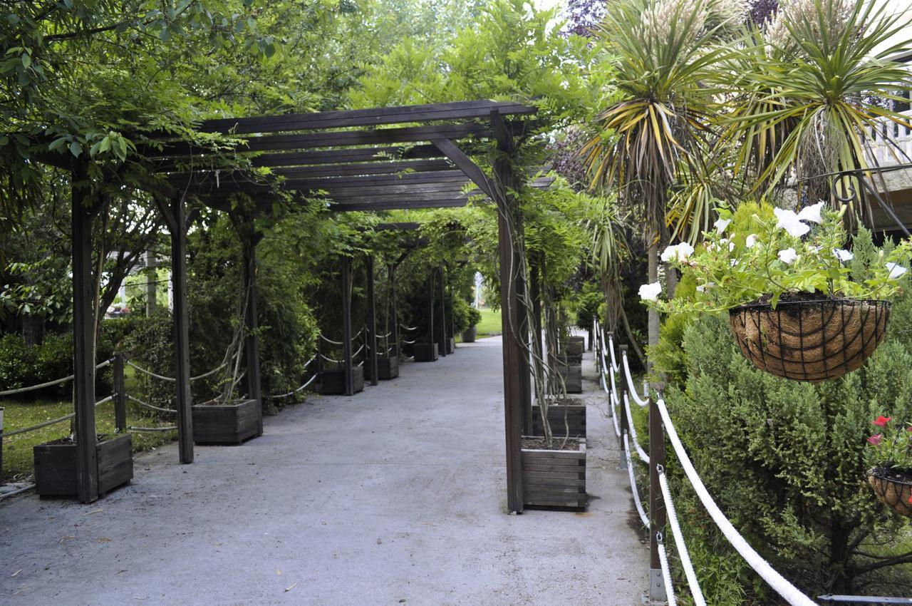 Pazo De Monterrei Hotel Ourense Exterior photo