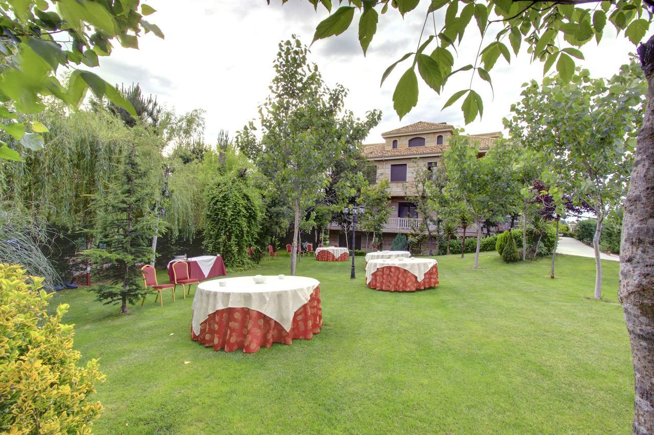 Pazo De Monterrei Hotel Ourense Exterior photo
